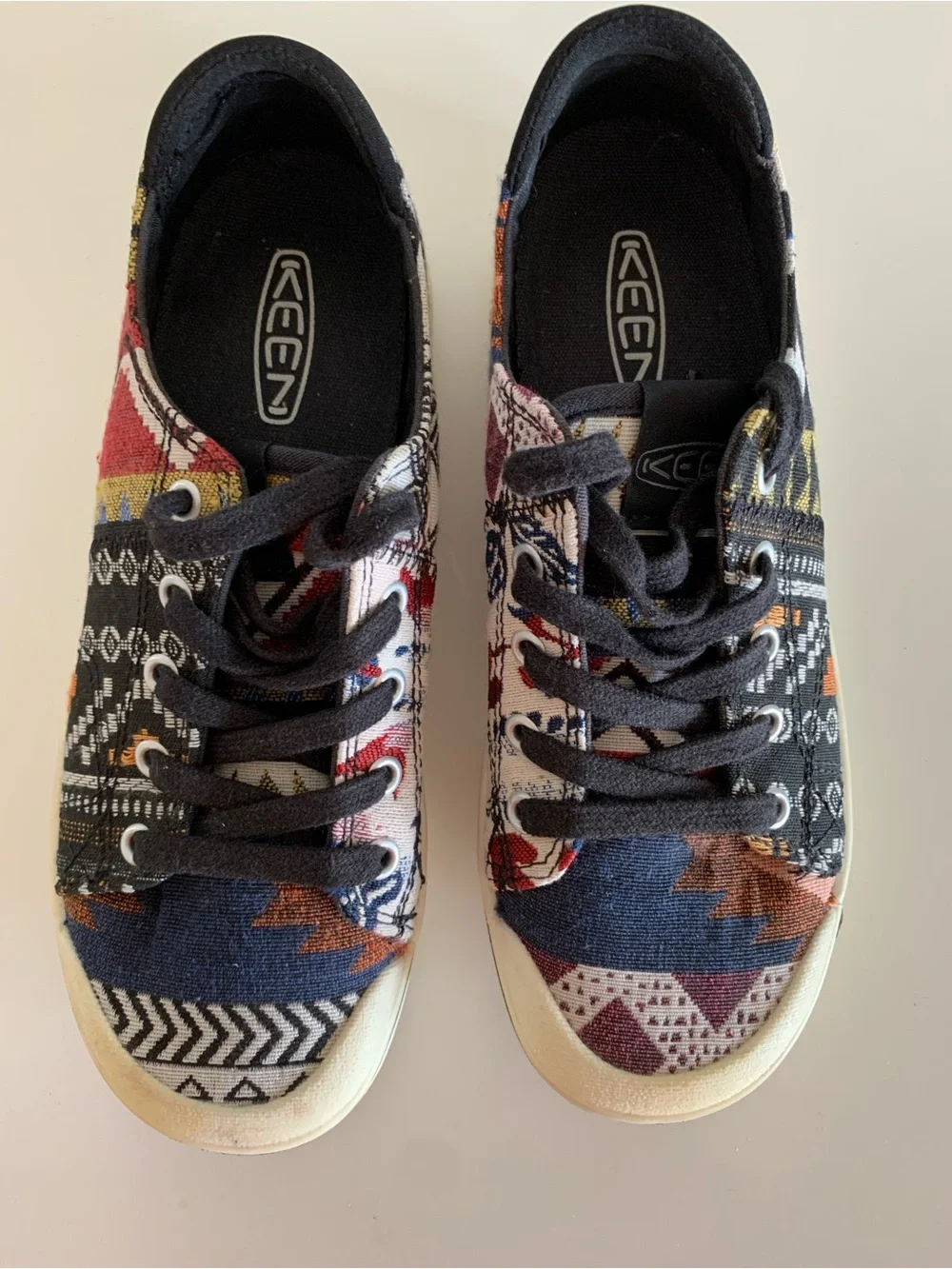 Keen lace up